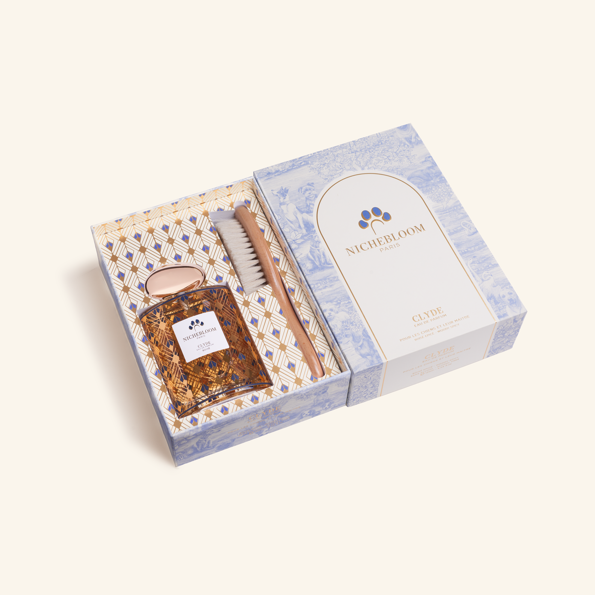 Coffret Signature Clyde ouvert : flacon 120 ml, brosse et carte rituel
