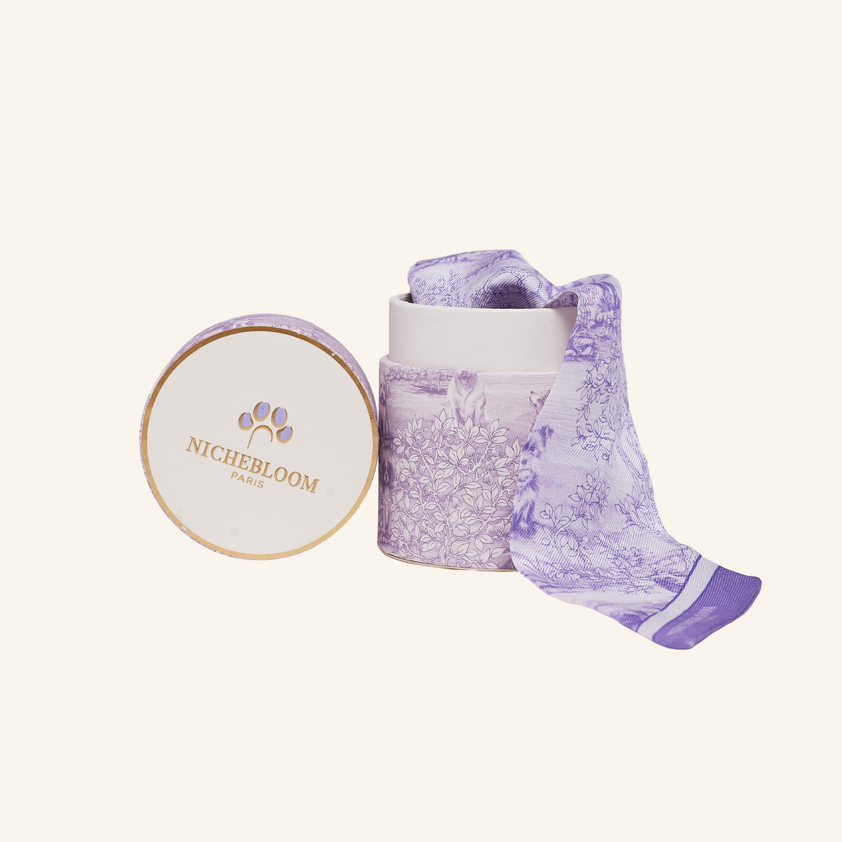 Ruban en twill de soie Joséphine sortant de sa boîte ronde