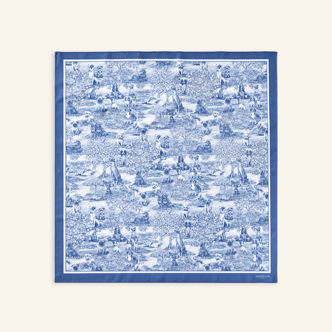 Bandana en soie à plat, toile de Jouy bleue « L'Île aux chiens »